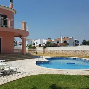 saraivas-guest-house.hotelaalgarve.com/